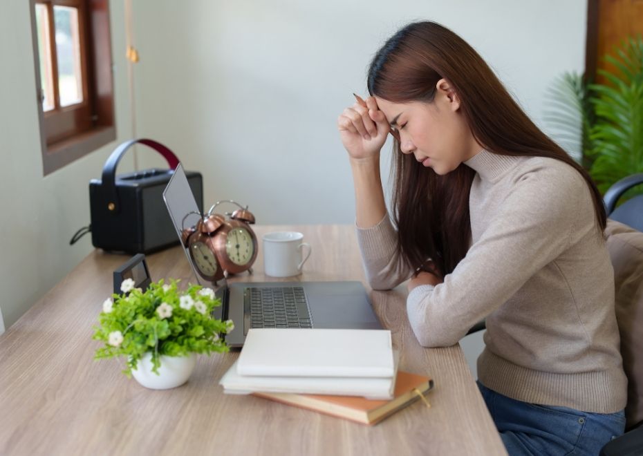 辦公室久坐,髖關節緊繃