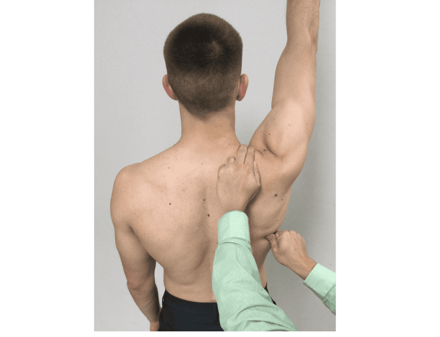 常用於檢查肩夾擠的測試: Scapula Assistance test